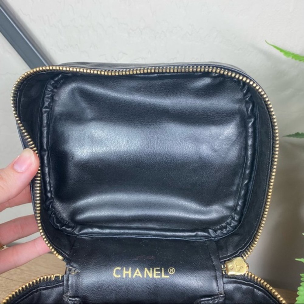 SOLD Chanel Timeless Vintage Vanity Case - Picture 11 of 16